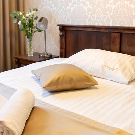 9 Aparthotel