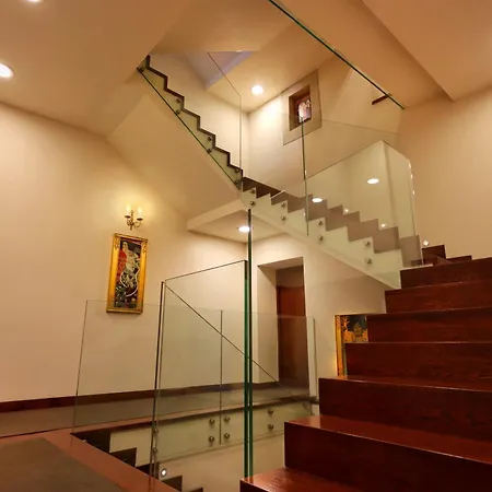 9 Aparthotel *