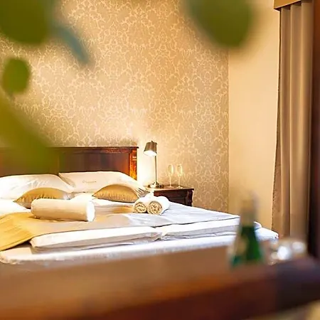 9 Aparthotel 4*