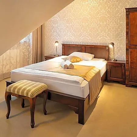 9 Aparthotel 4*