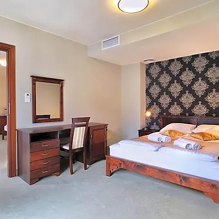9 Aparthotel